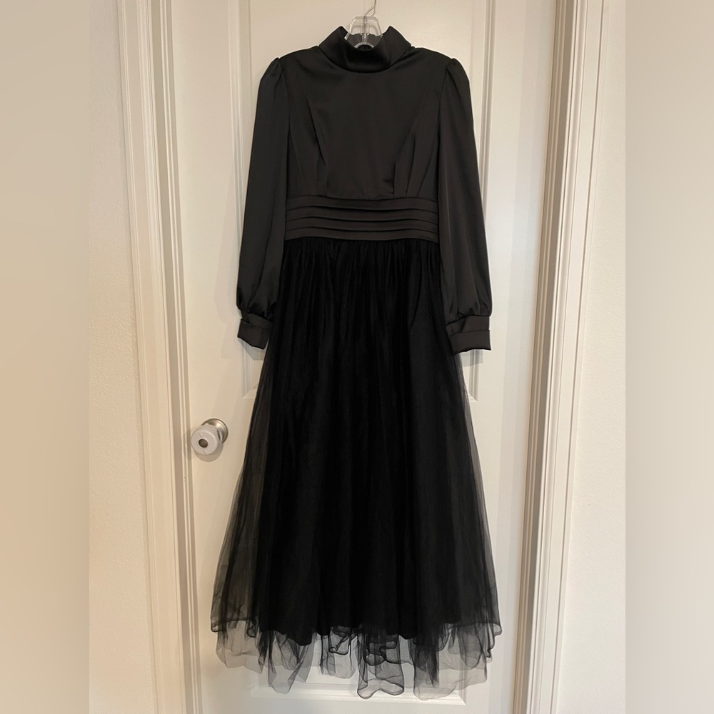 NWT: BURRYCO Midi Dress, Black, Size 4
